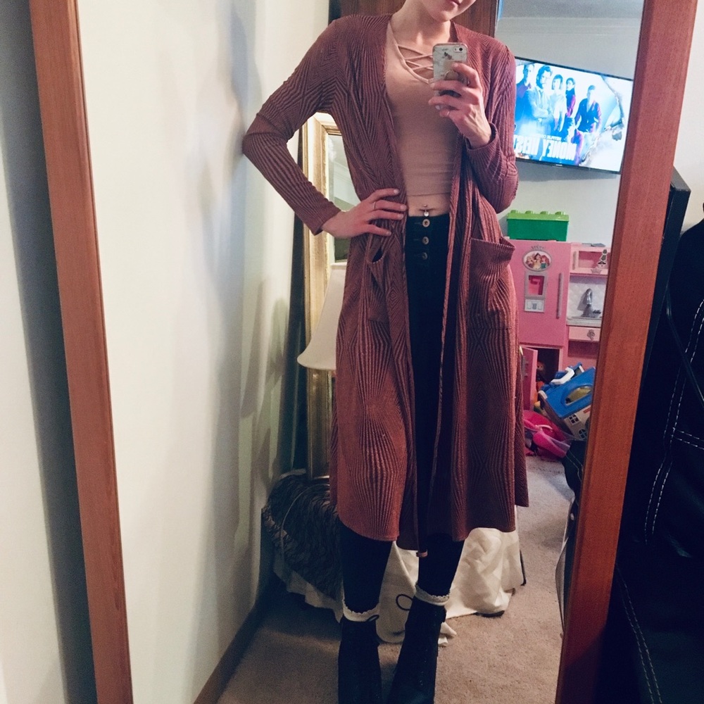 LulaRoe long pink kimono w geometric print